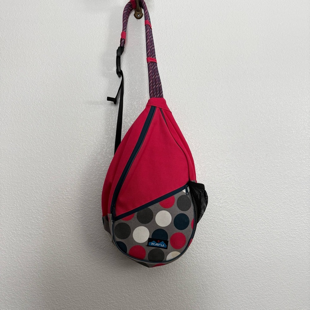 Kavu Paxton Rope Sling Backpack in Polka Dot Pink